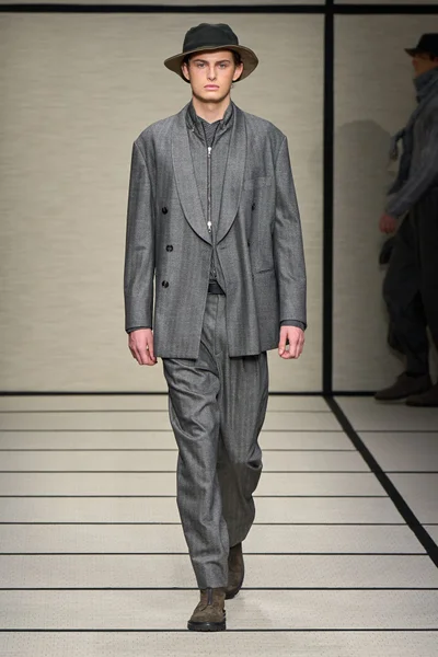 Look 1